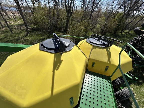 2009 John Deere 1890 Air Seeder