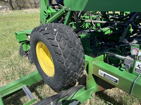 2009 John Deere 1890 Air Seeder