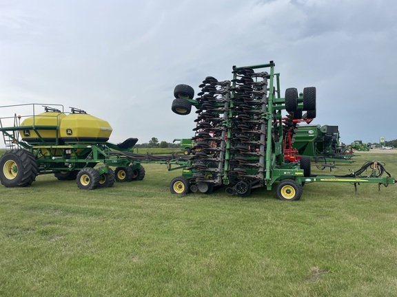2009 John Deere 1890 Air Seeder