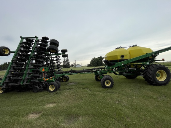 2009 John Deere 1890 Air Seeder