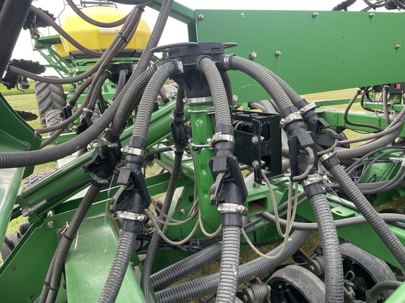 2009 John Deere 1890 Air Seeder