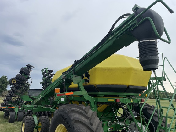 2009 John Deere 1890 Air Seeder