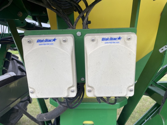 2009 John Deere 1890 Air Seeder