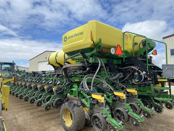 2022 John Deere DB90 Planter