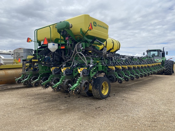 2022 John Deere DB90 Planter