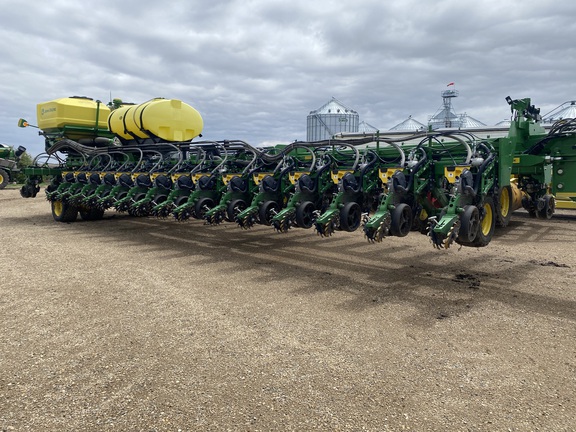 2022 John Deere DB90 Planter
