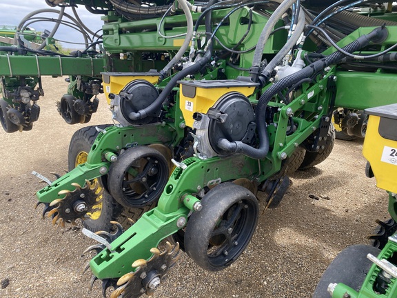 2022 John Deere DB90 Planter