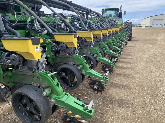 2022 John Deere DB90 Planter