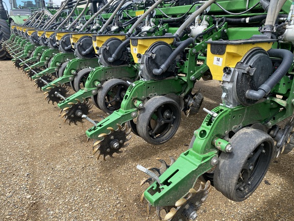 2022 John Deere DB90 Planter