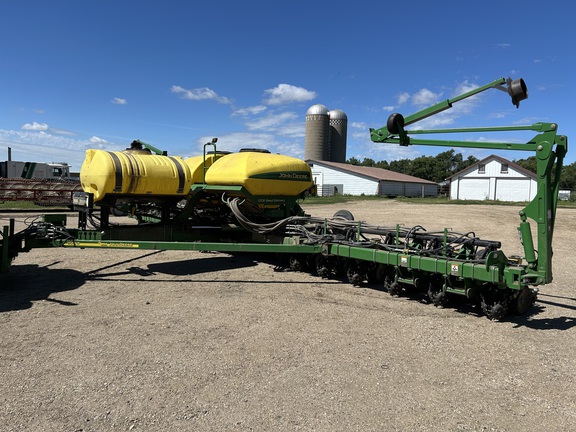 2012 John Deere 1770NT CCS Planter