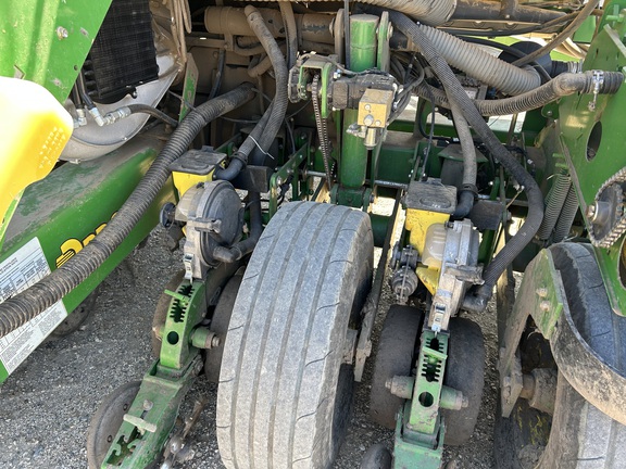 2012 John Deere 1770NT CCS Planter