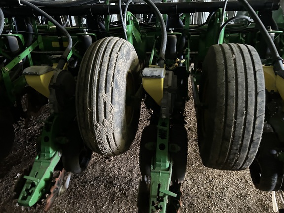2008 John Deere 1770NT CCS Planter