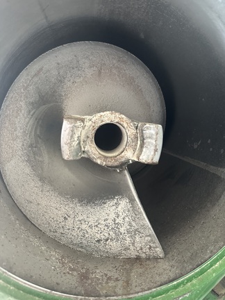 J&M 875-16 Grain Cart