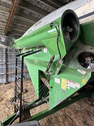 J&M 875-16 Grain Cart
