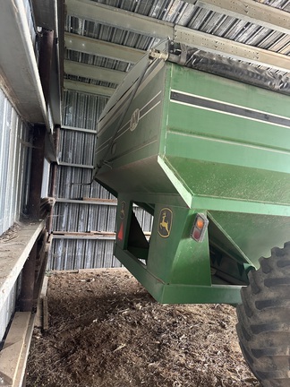 J&M 875-16 Grain Cart
