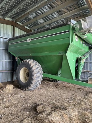 J&M 875-16 Grain Cart