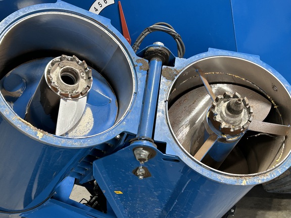 2020 Kinze 1500 Grain Cart