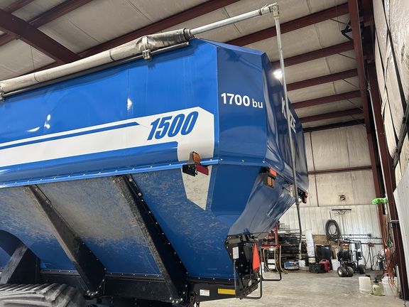 2020 Kinze 1500 Grain Cart