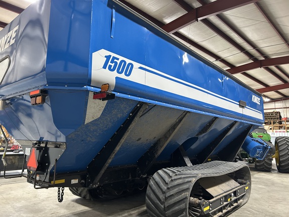 2020 Kinze 1500 Grain Cart