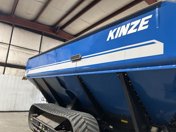 2020 Kinze 1500 Grain Cart