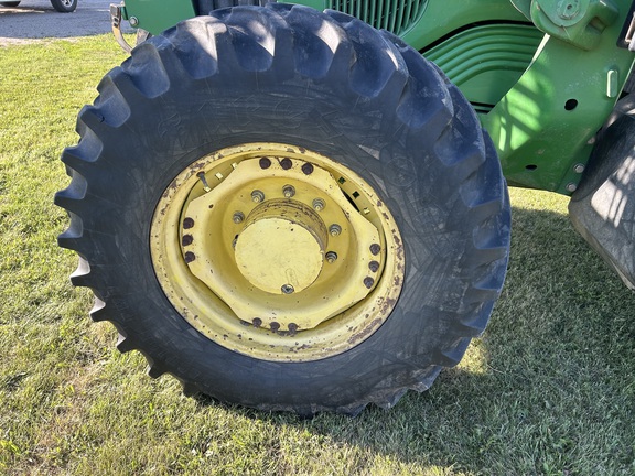 2006 John Deere 7220 Tractor