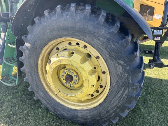 2006 John Deere 7220 Tractor