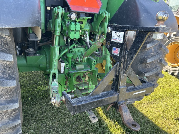 2006 John Deere 7220 Tractor
