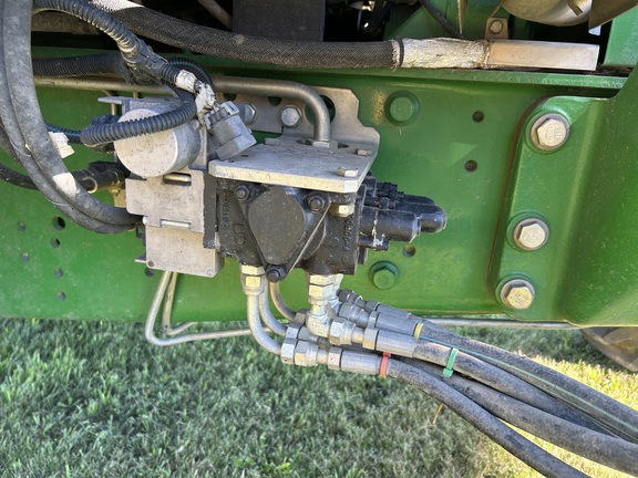 2006 John Deere 7220 Tractor