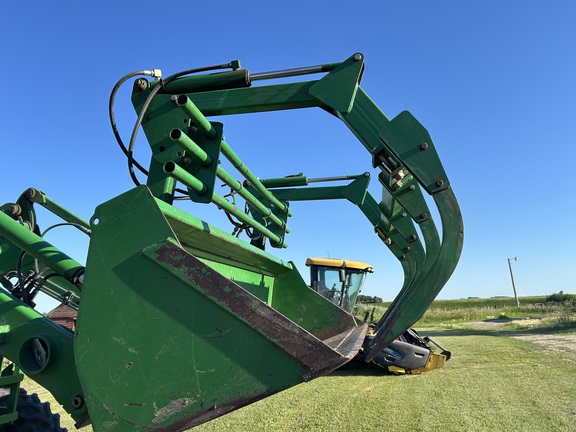 2006 John Deere 7220 Tractor