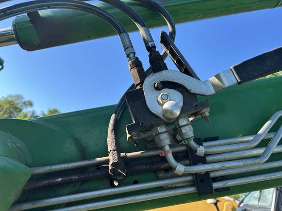 2006 John Deere 7220 Tractor
