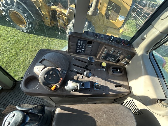 2006 John Deere 7220 Tractor