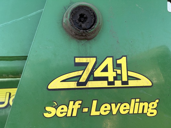 2006 John Deere 7220 Tractor