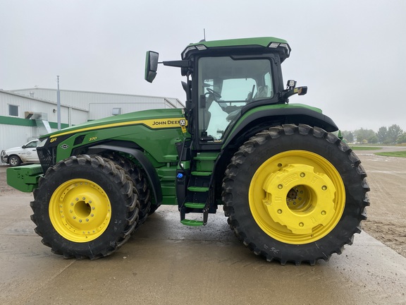 2025 John Deere 8R 370 Tractor