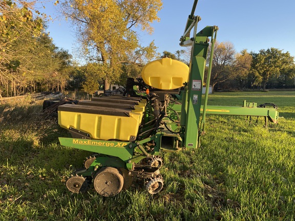 2009 John Deere 1760 Planter