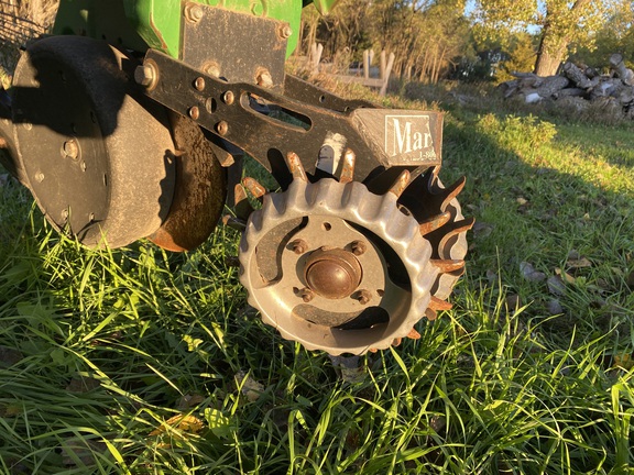 2009 John Deere 1760 Planter