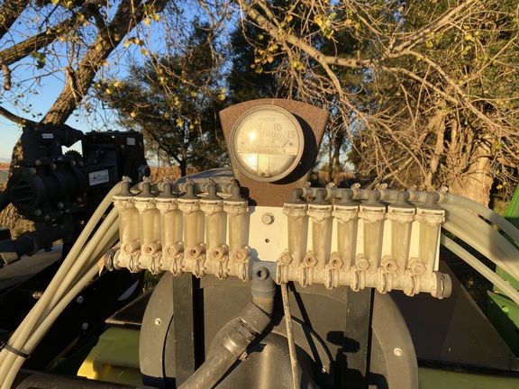 2009 John Deere 1760 Planter