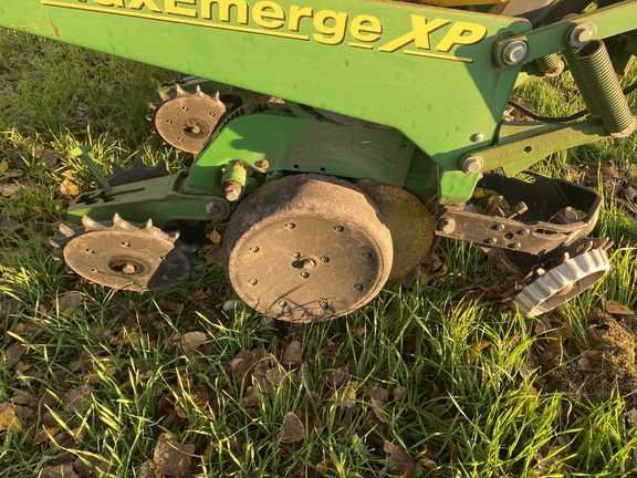 2009 John Deere 1760 Planter