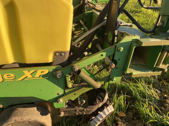 2009 John Deere 1760 Planter