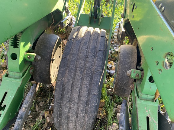 2009 John Deere 1760 Planter