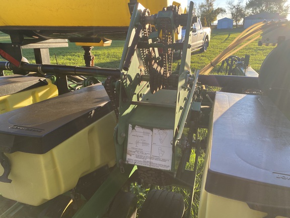2009 John Deere 1760 Planter