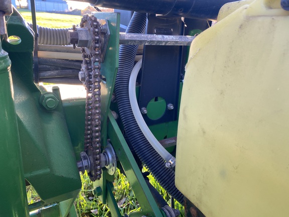 2009 John Deere 1760 Planter