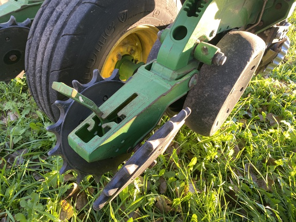 2009 John Deere 1760 Planter