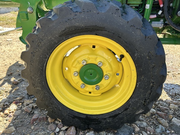 2017 John Deere 3046R Tractor Compact