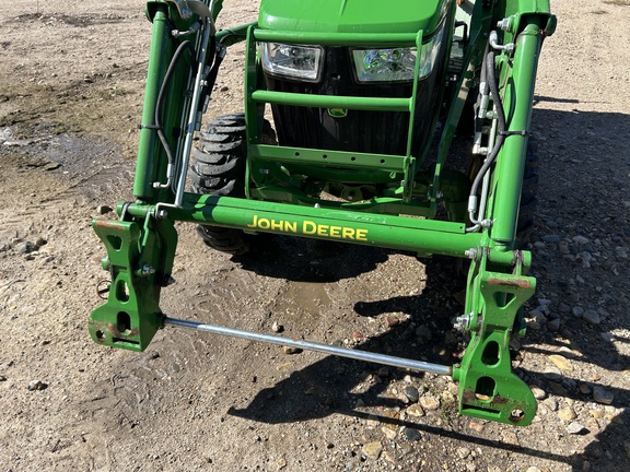 2017 John Deere 3046R Tractor Compact