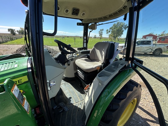 2017 John Deere 3046R Tractor Compact