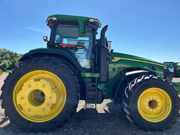 2022 John Deere 8R 410 Tractor