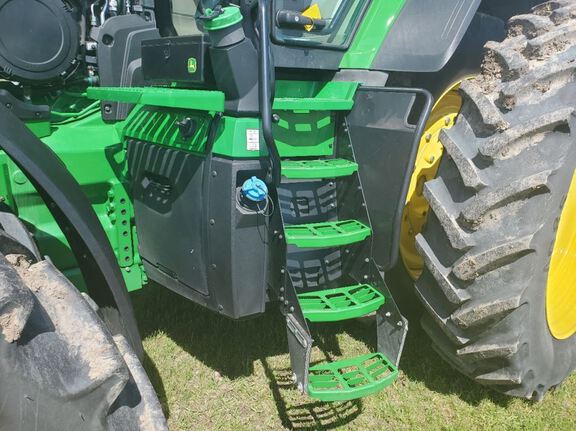 2021 John Deere 8R 250 Tractor