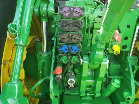 2021 John Deere 8R 250 Tractor