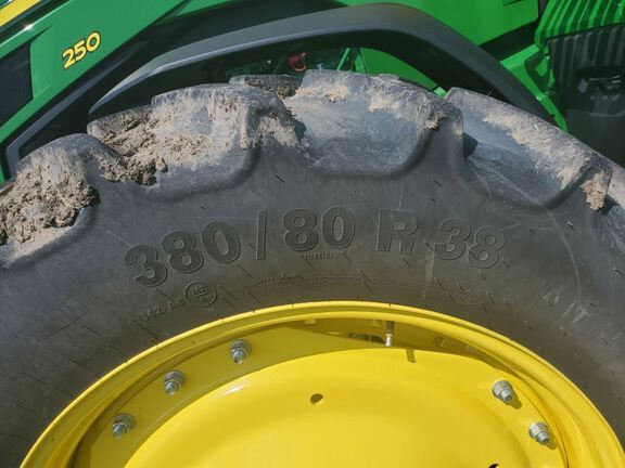 2021 John Deere 8R 250 Tractor