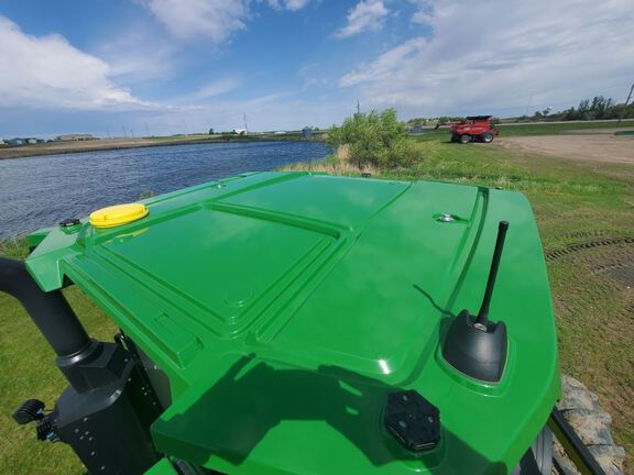 2021 John Deere 8R 250 Tractor